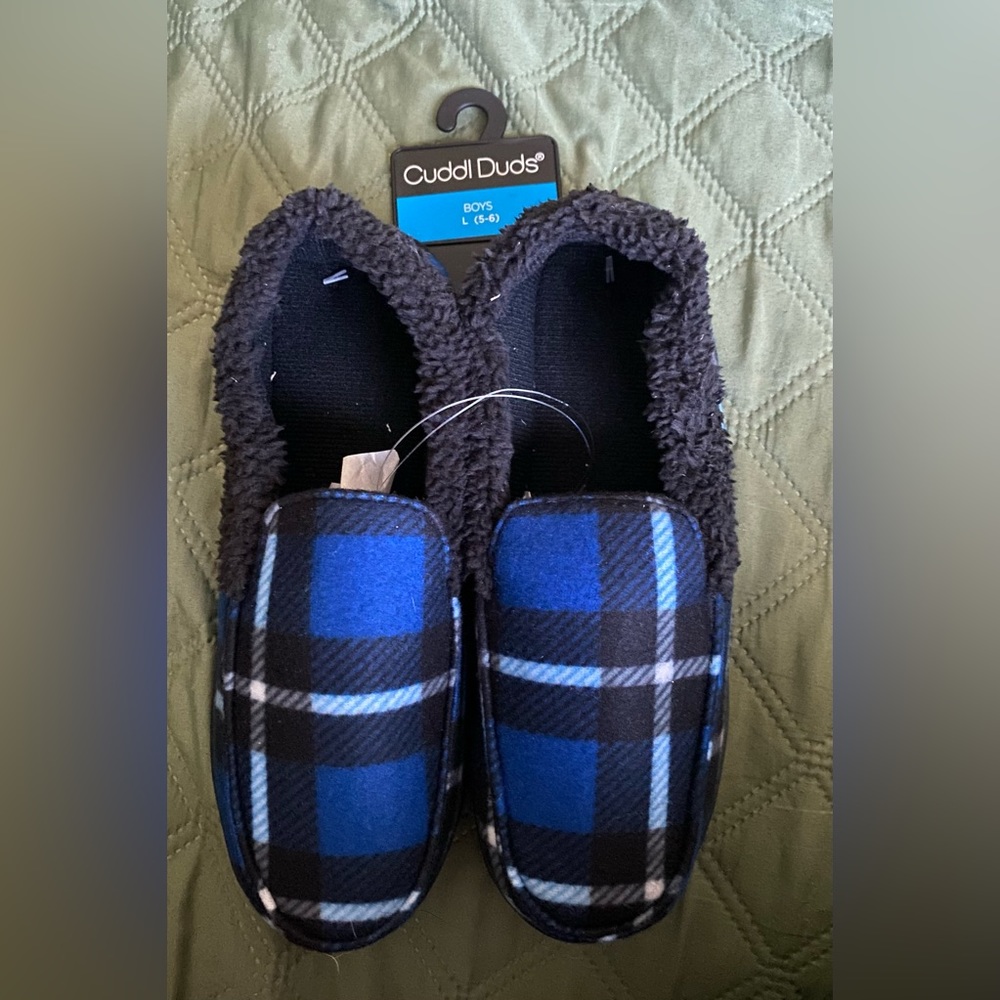 NWT Boys Cuddl Duds Fleece Lined Moccasins Size L(5-6)